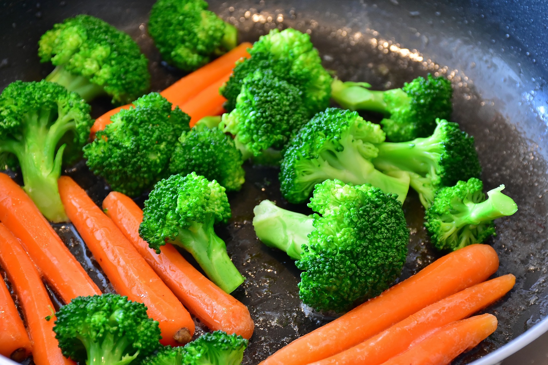 ¿Qué alimentos deben consumir los niños para prevenir problemas visuales?
