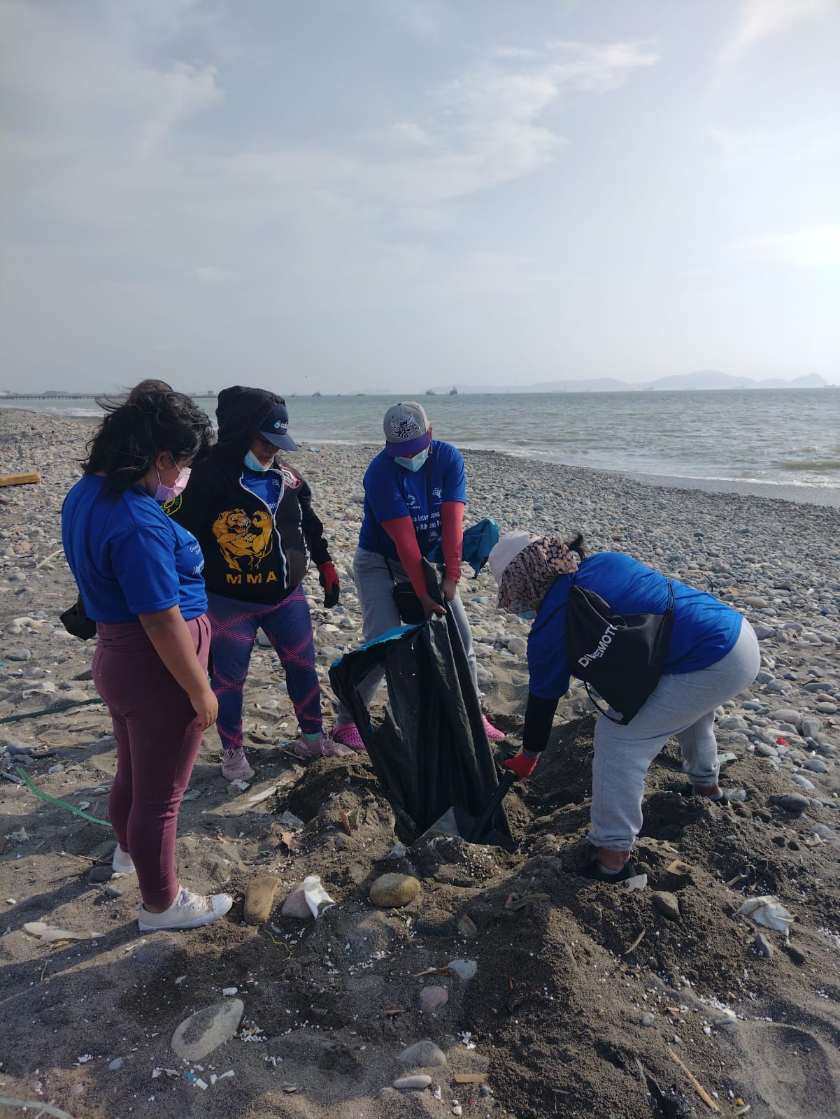Refinería La Pampilla Repsol auspicia limpieza de playas de Ventanilla y el Callao