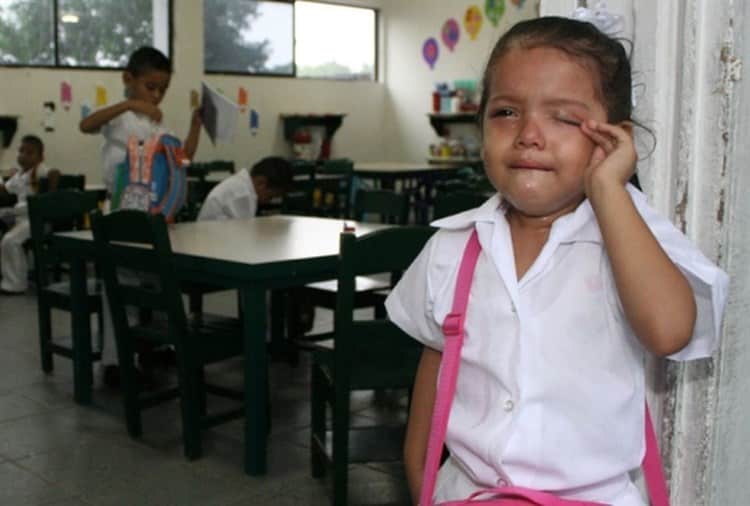 Pataletas en primer día de clases son expresiones de angustias y ansiedad de niños